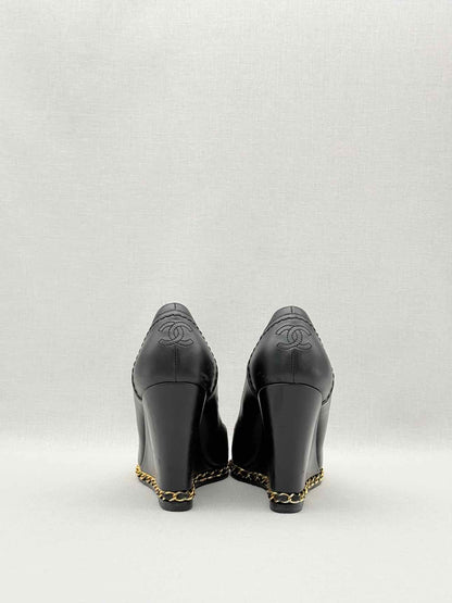 CHANEL Black Size EU 37 Wedges