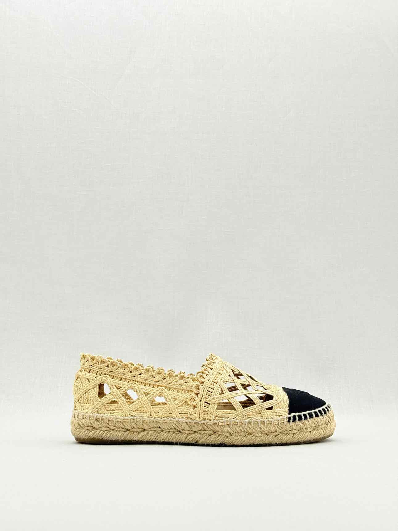 CHANEL Espadrilles Beige & Black Size EU 38 Flats