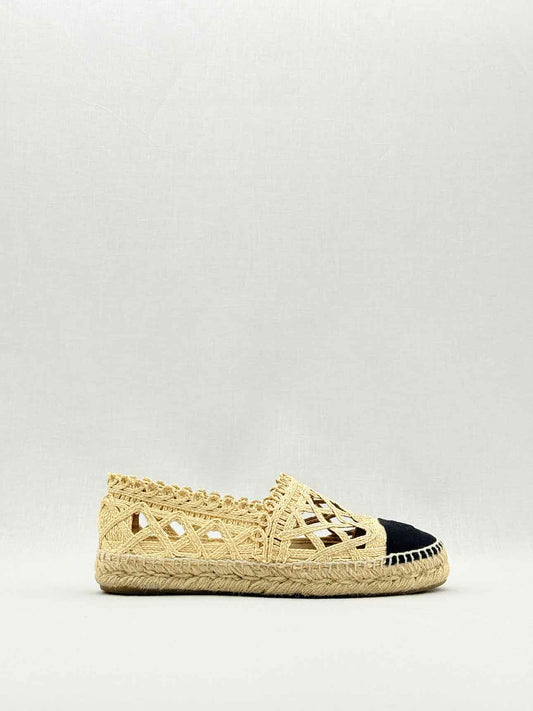 CHANEL Espadrilles Beige & Black Size EU 38 Flats