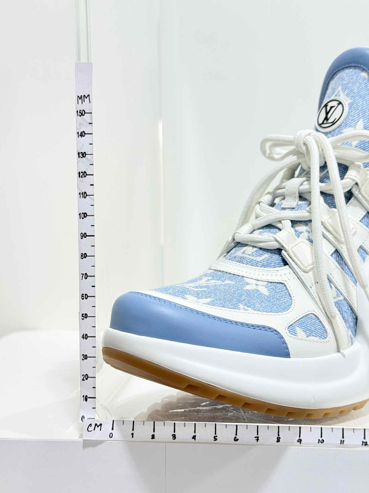 LOUIS VUITTON White & Blue Monogram Size EU 40 Sneakers