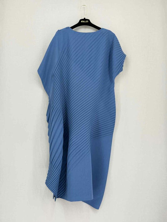 ISSEY MIYAKE Slant Pleats Blue Size Medium Midi Dress