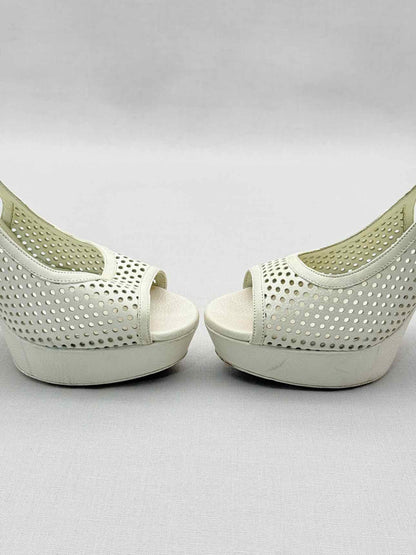 YSL Off-white Perforated Size EU 39.5 Pumps