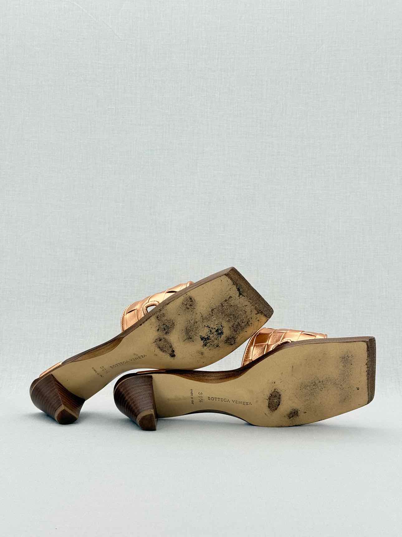 BOTTEGA VENETA Rose Gold Intrecciato Size EU 39.5 Mules