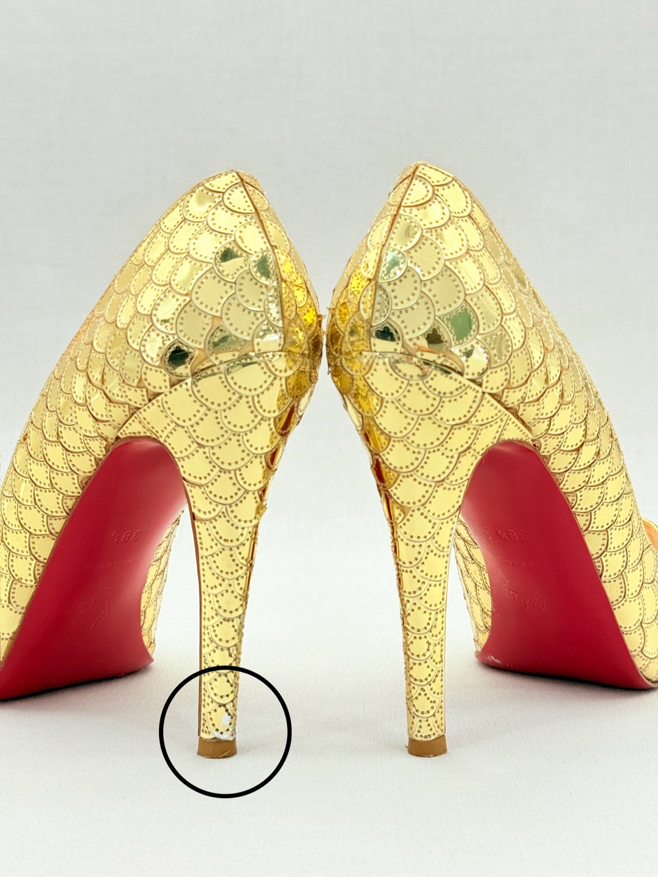 CHRISTIAN LOUBOUTIN Very Prive Gold Size EU 38.5 Pumps