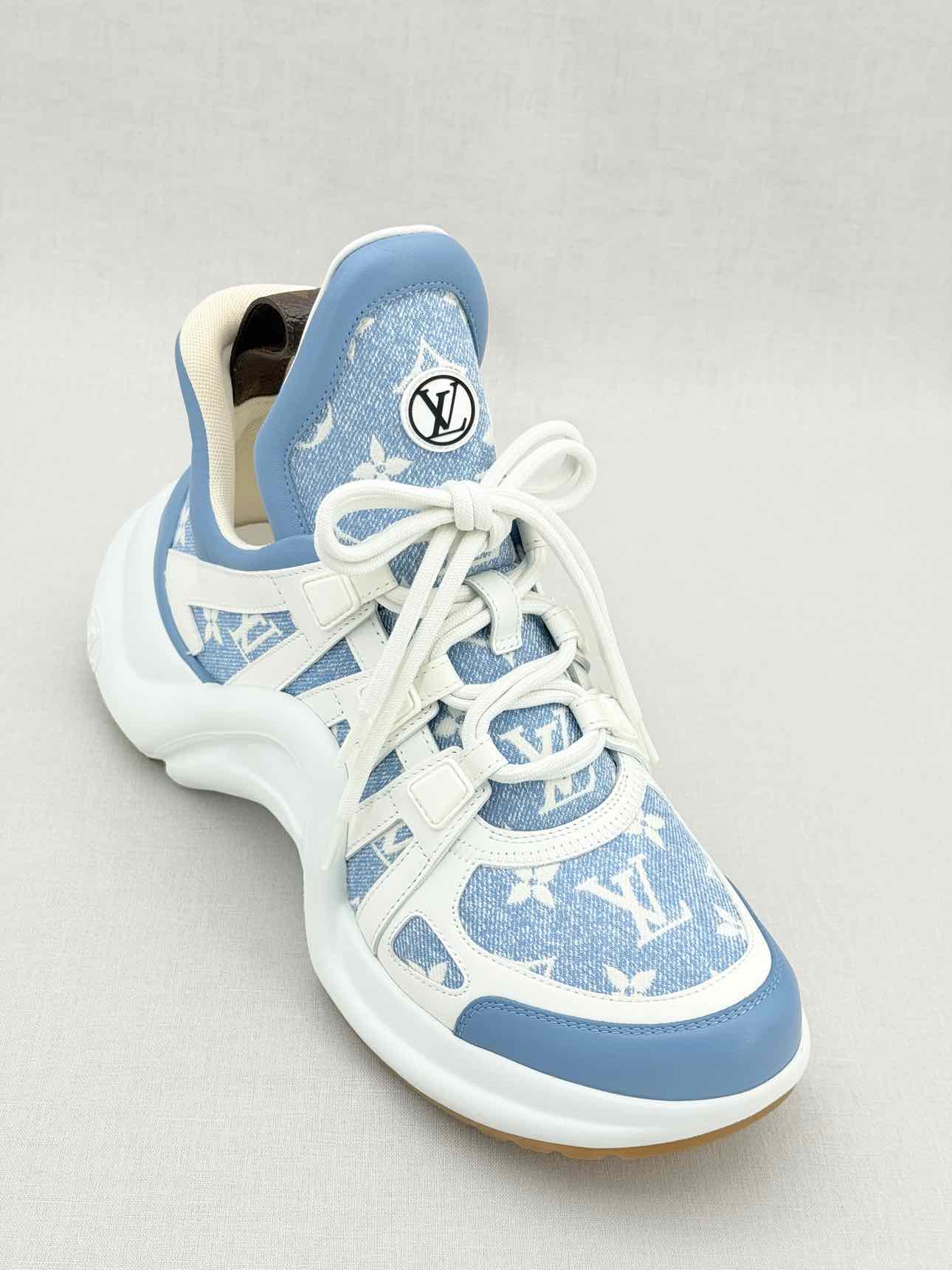 LOUIS VUITTON White & Blue Monogram Size EU 40 Sneakers
