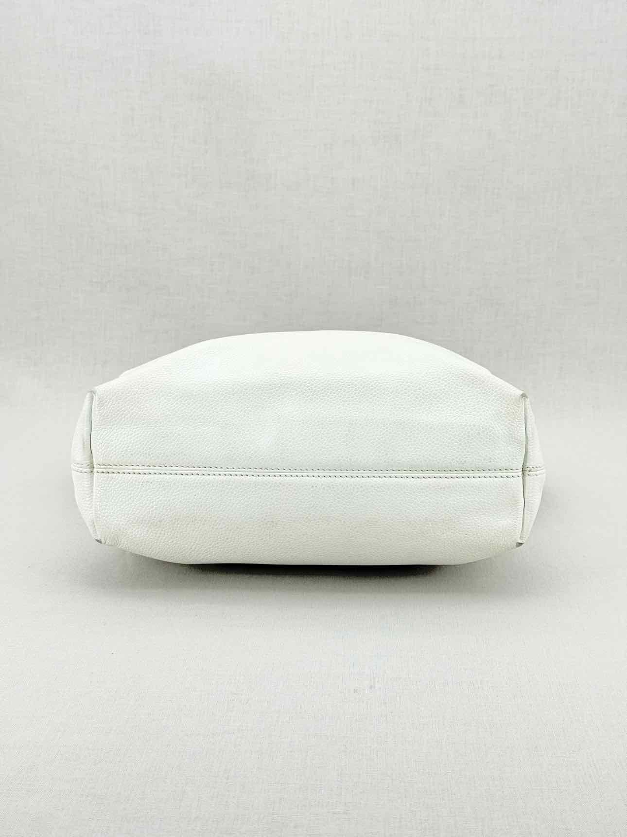 CHANEL White Shoulder Bag