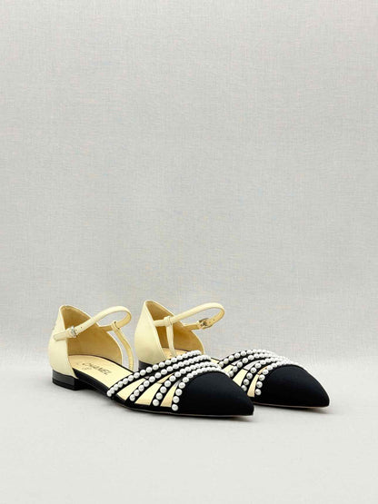 CHANEL Cream & Black Size EU 40.5 Flats
