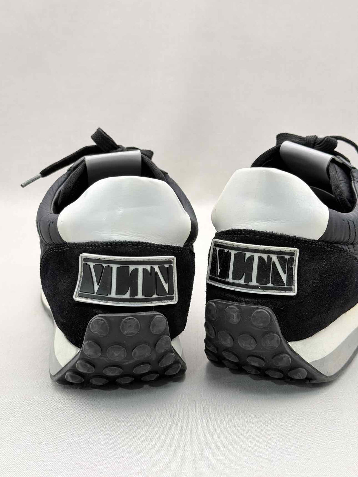 VALENTINO GARAVANI Black Size EU 44 Sneakers