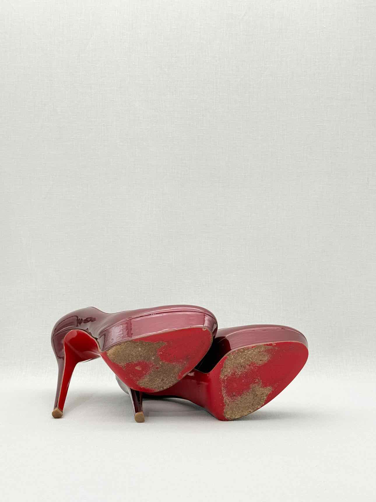 CHRISTIAN LOUBOUTIN Bianca Burgundy Size EU 38.5 Pumps