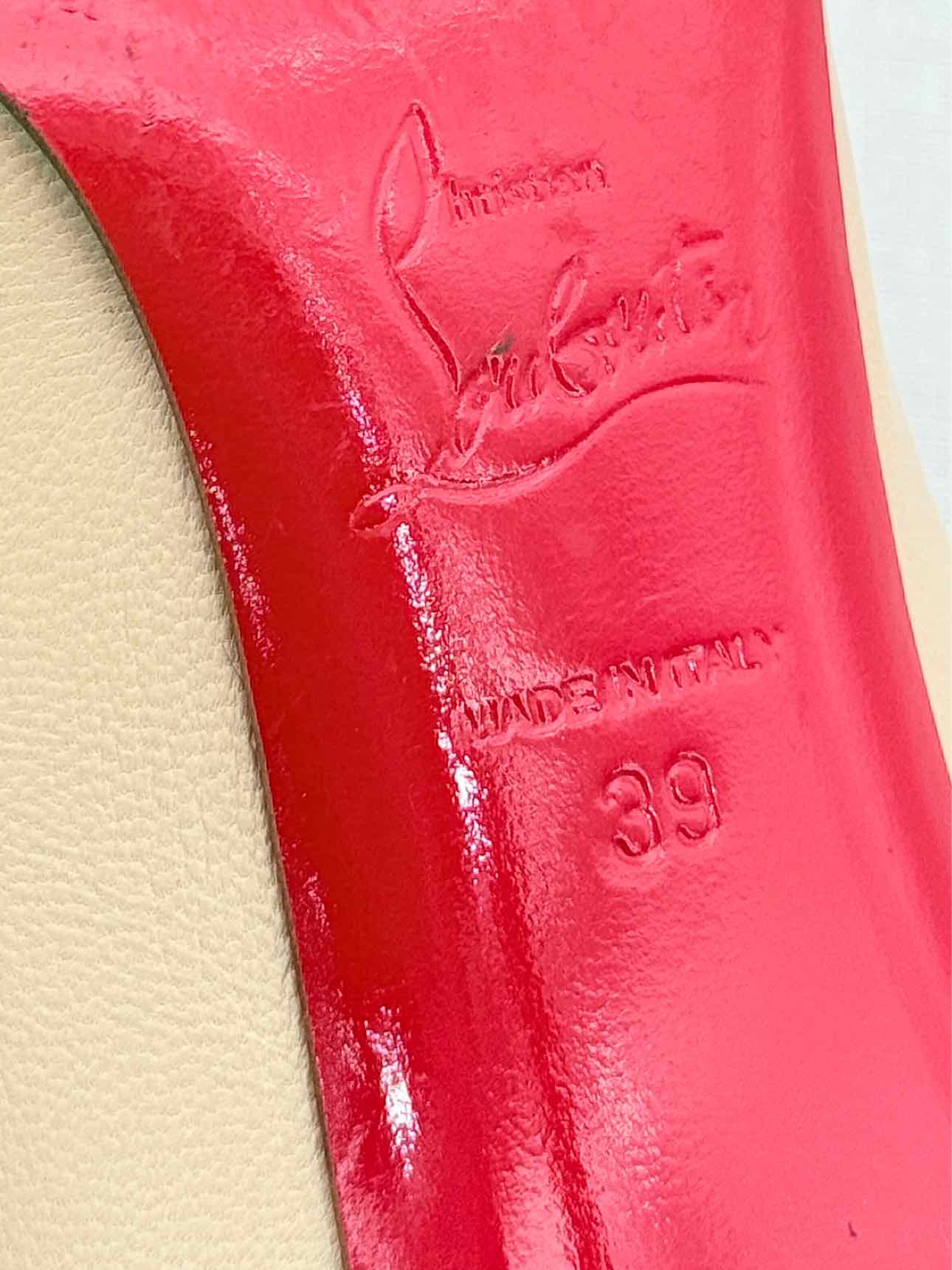 CHRISTIAN LOUBOUTIN Beige Size EU 39 Pumps