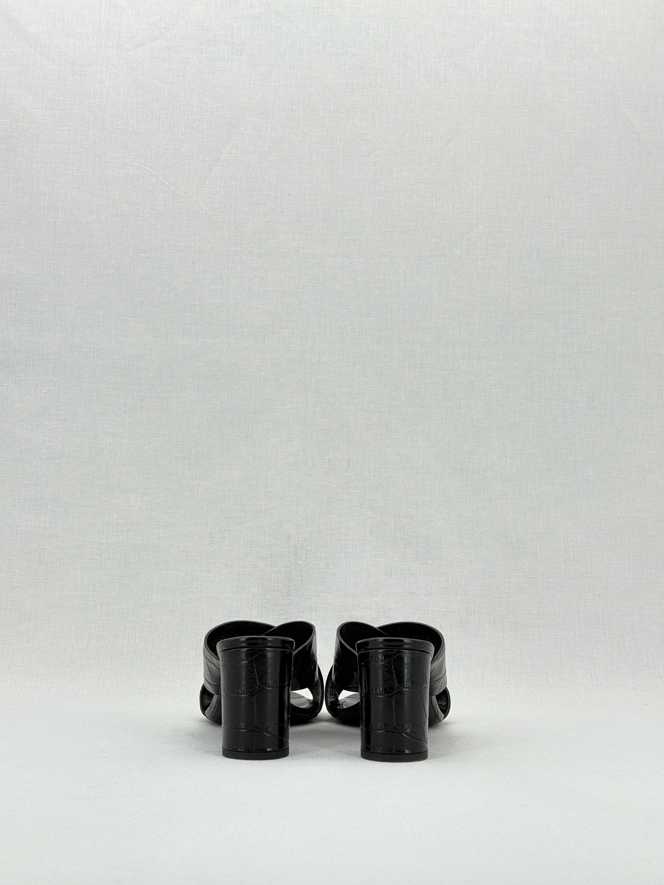 SAINT LAURENT Loulou Black Size EU 38.5 Mules