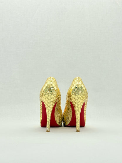 CHRISTIAN LOUBOUTIN Very Prive Gold Size EU 38.5 Pumps