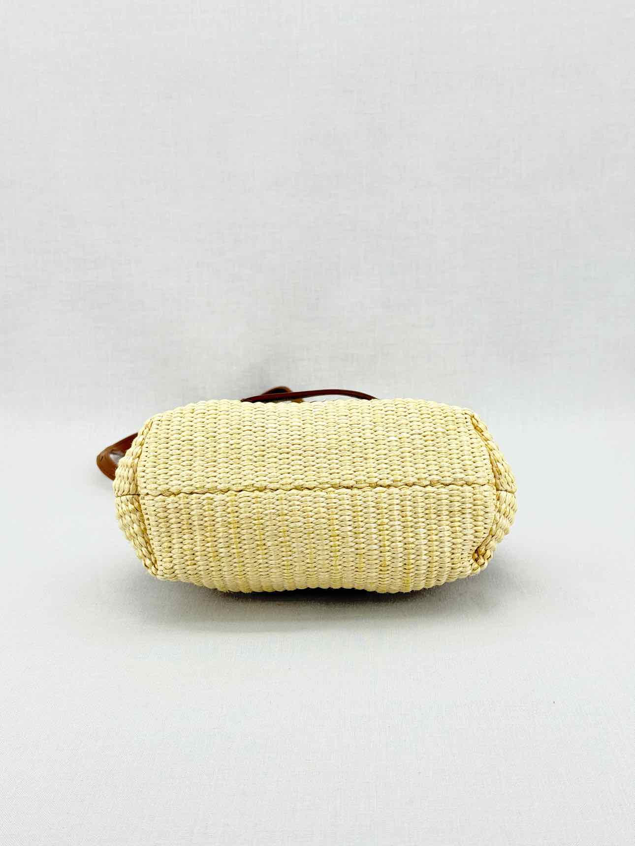 THEMOIRE Beige Clutch