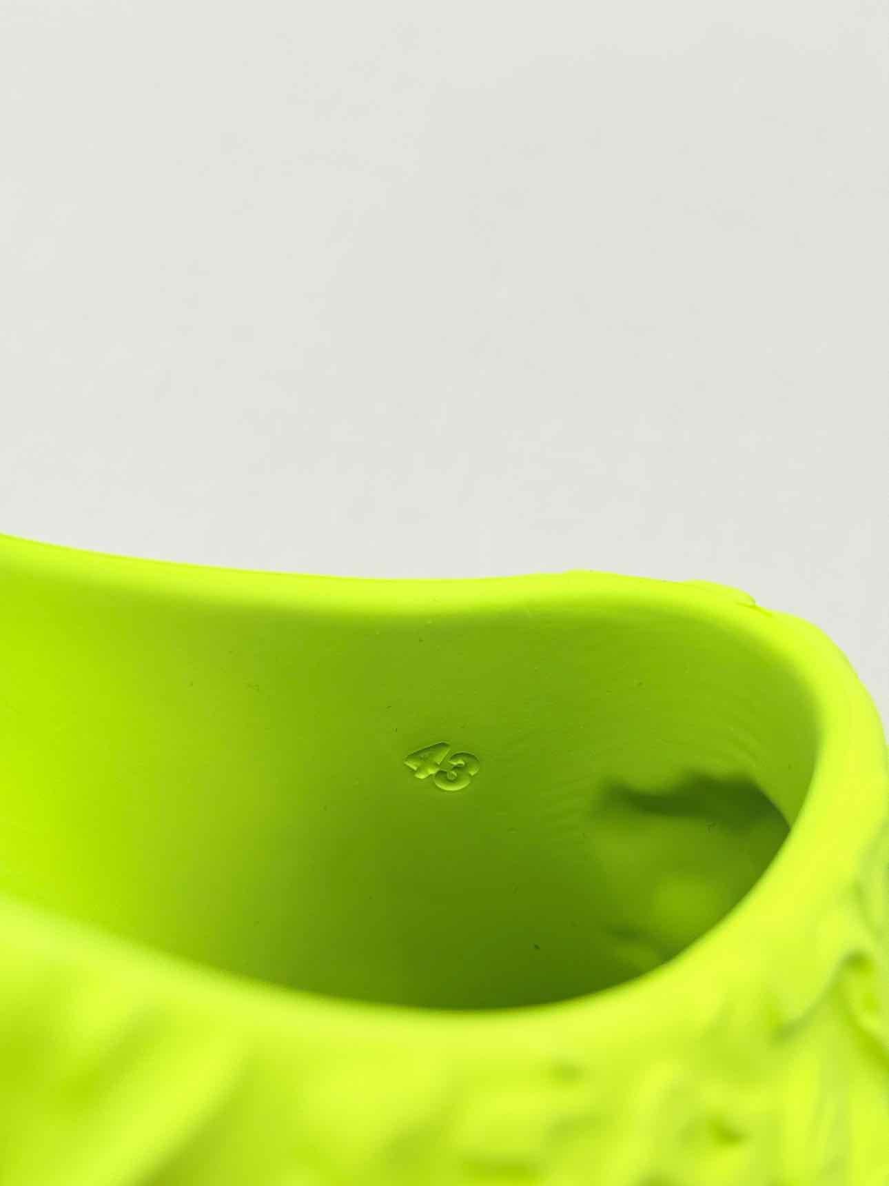 VERSACE Medusa Neon Green Size EU 43 Slides