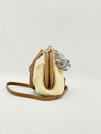 THEMOIRE Beige Clutch