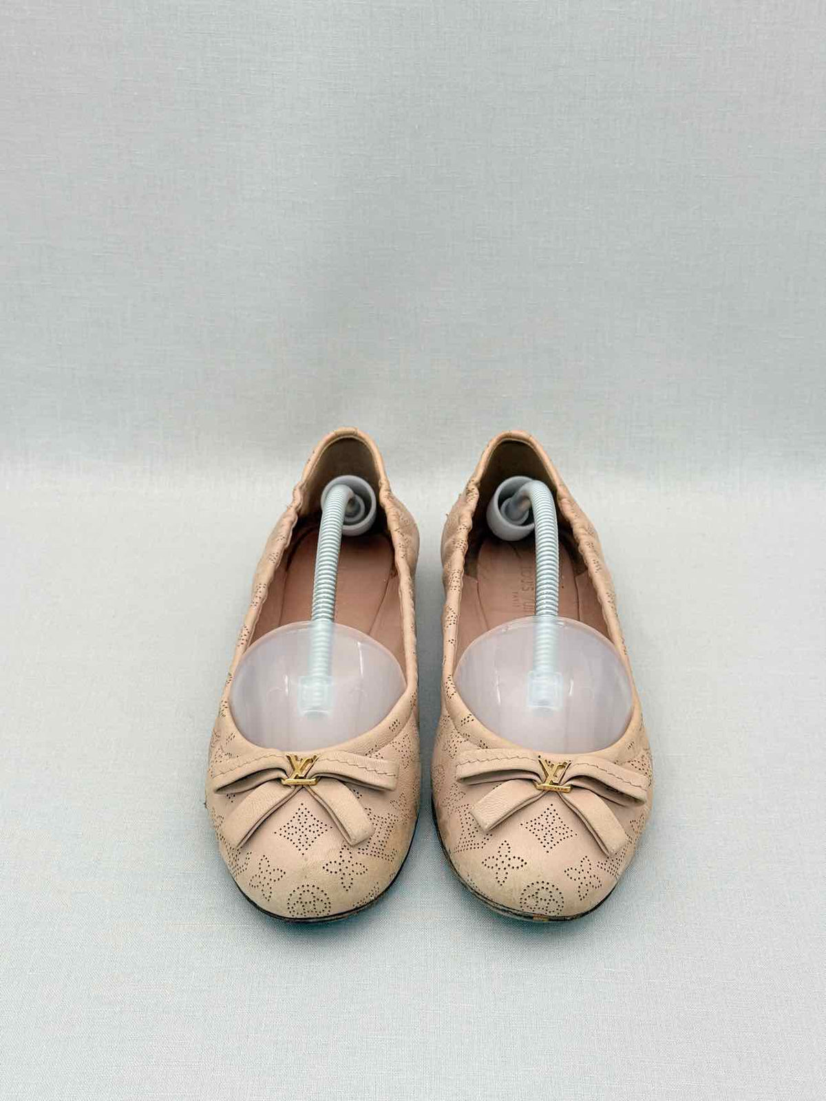 LOUIS VUITTON Scrunch Beige Size EU 38 Ballet Flats