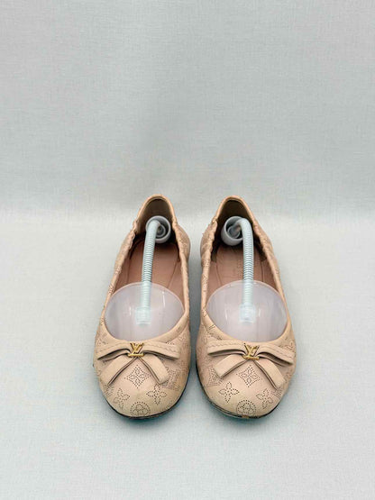 LOUIS VUITTON Scrunch Beige Size EU 38 Ballet Flats