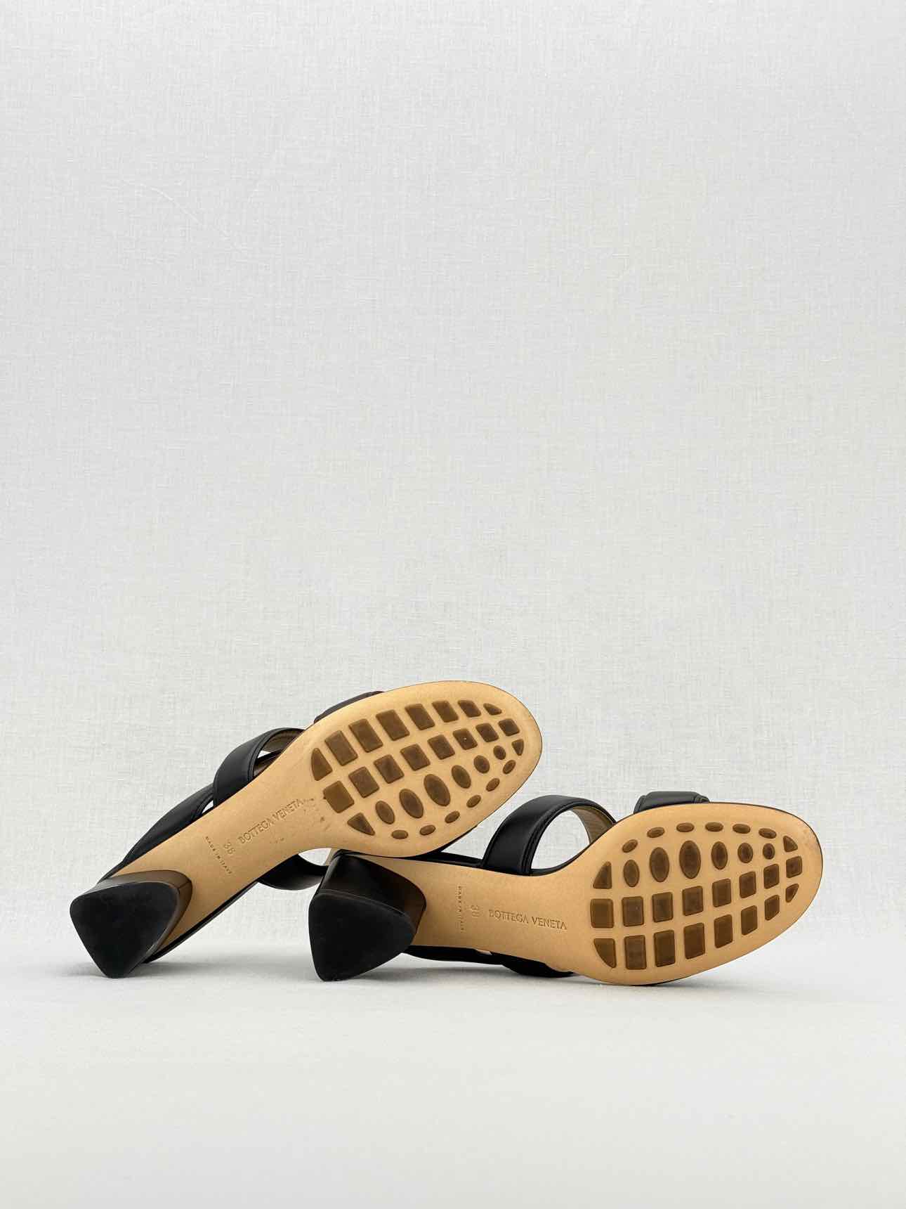 BOTTEGA VENETA The Band Black Size EU 38 Sandals