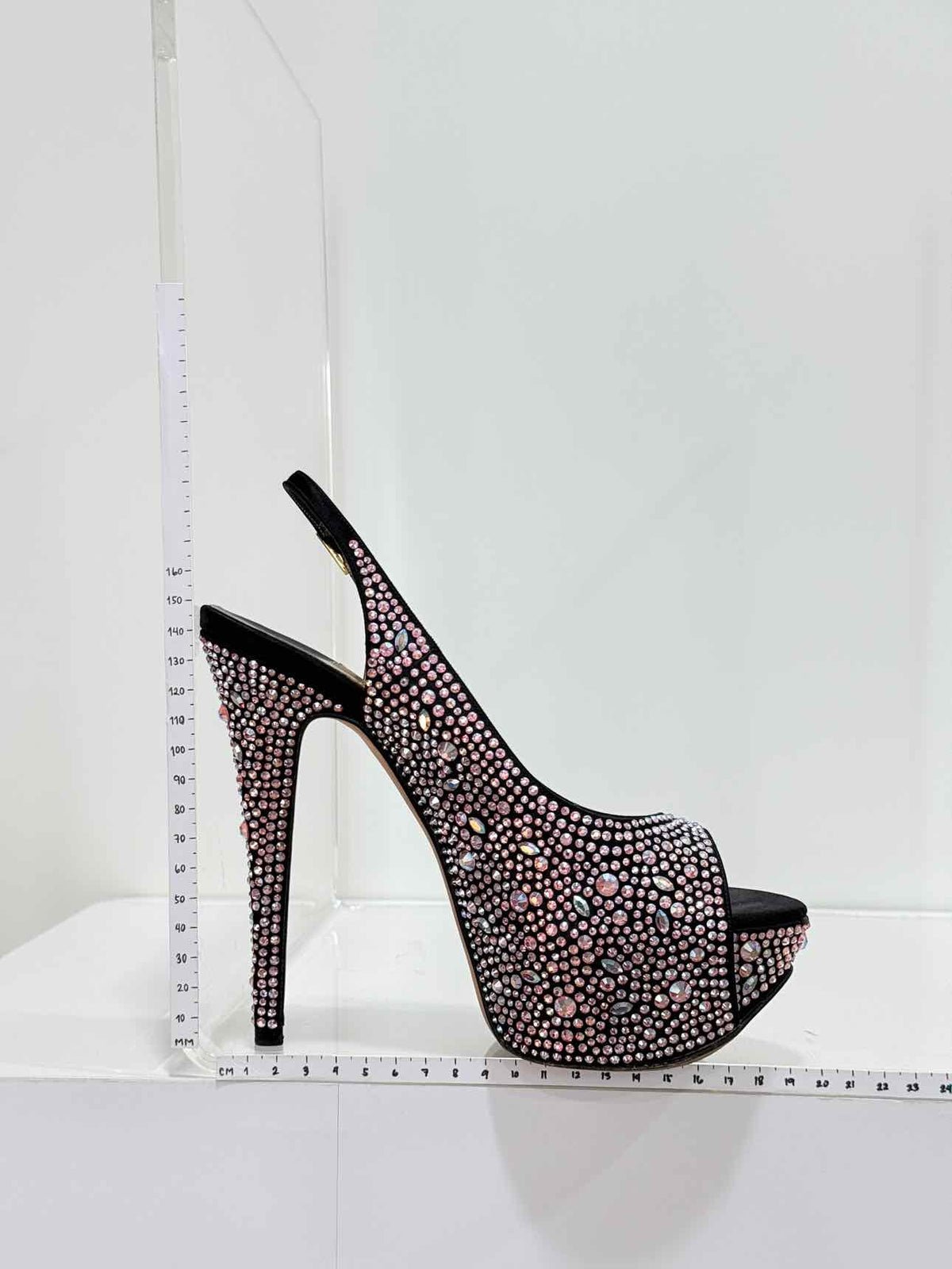 GINA Black Size EU 38 Platform Sandals