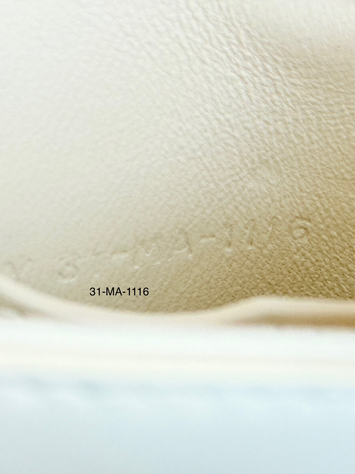 DIOR D-Bee White Clutch