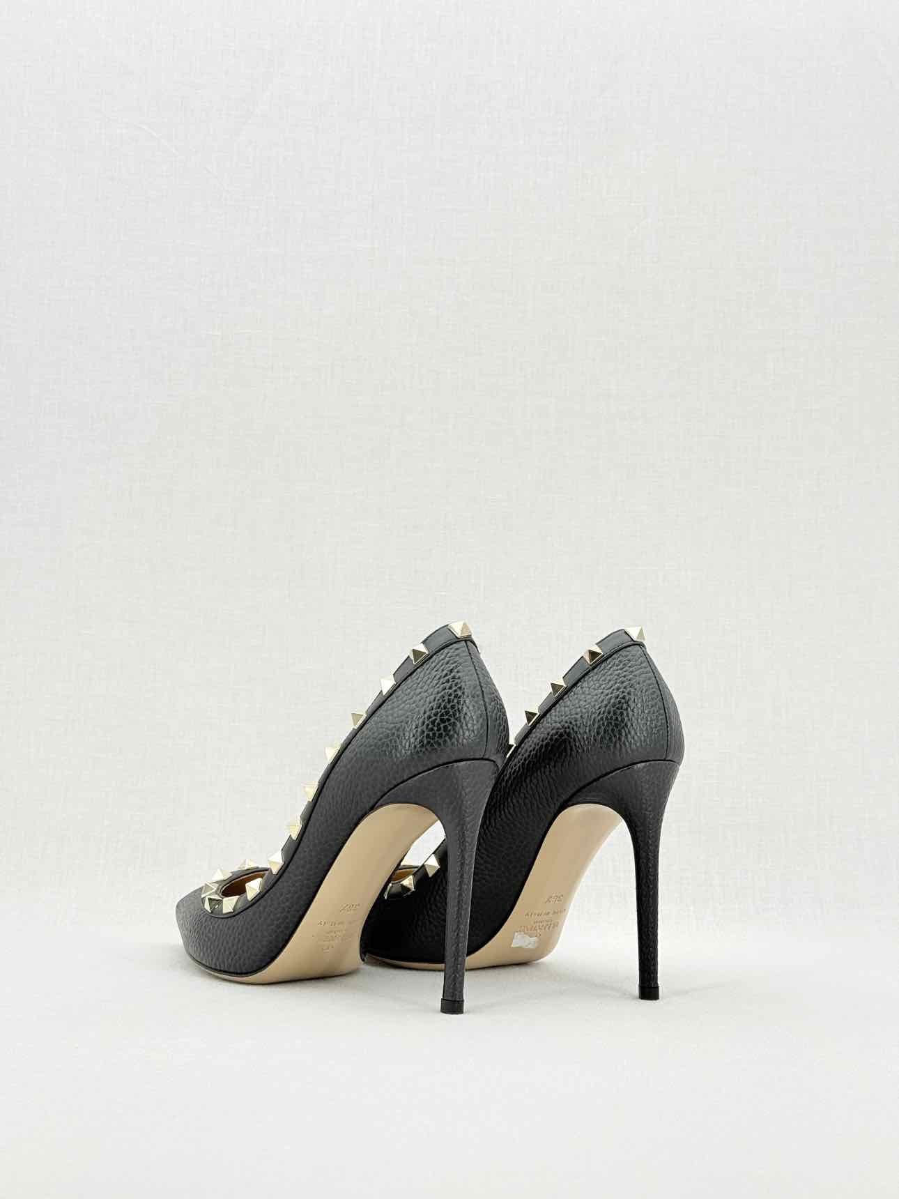 VALENTINO GARAVANI Rockstud Black Size EU 38.5 Pumps