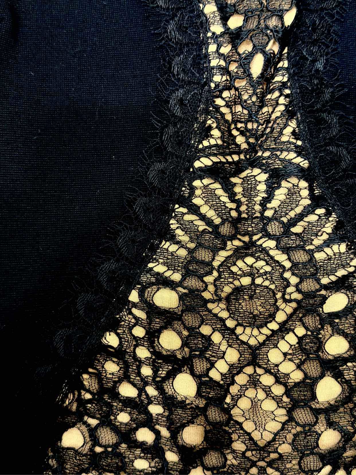 EMILIO PUCCI Bodycon Lace Detail Size US 4 Short Dress