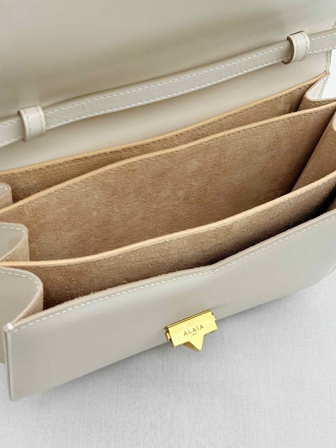 ALAIA Le Papa Off-white Shoulder Bag
