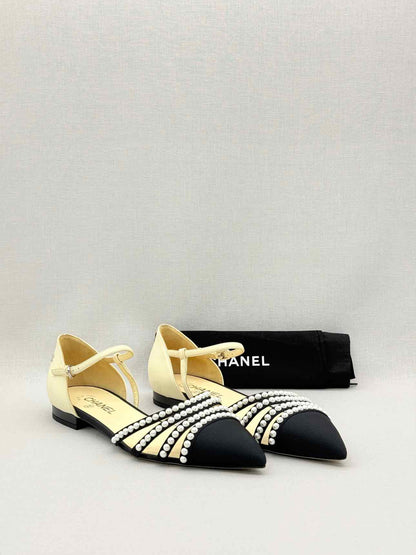 CHANEL Cream & Black Size EU 40.5 Flats
