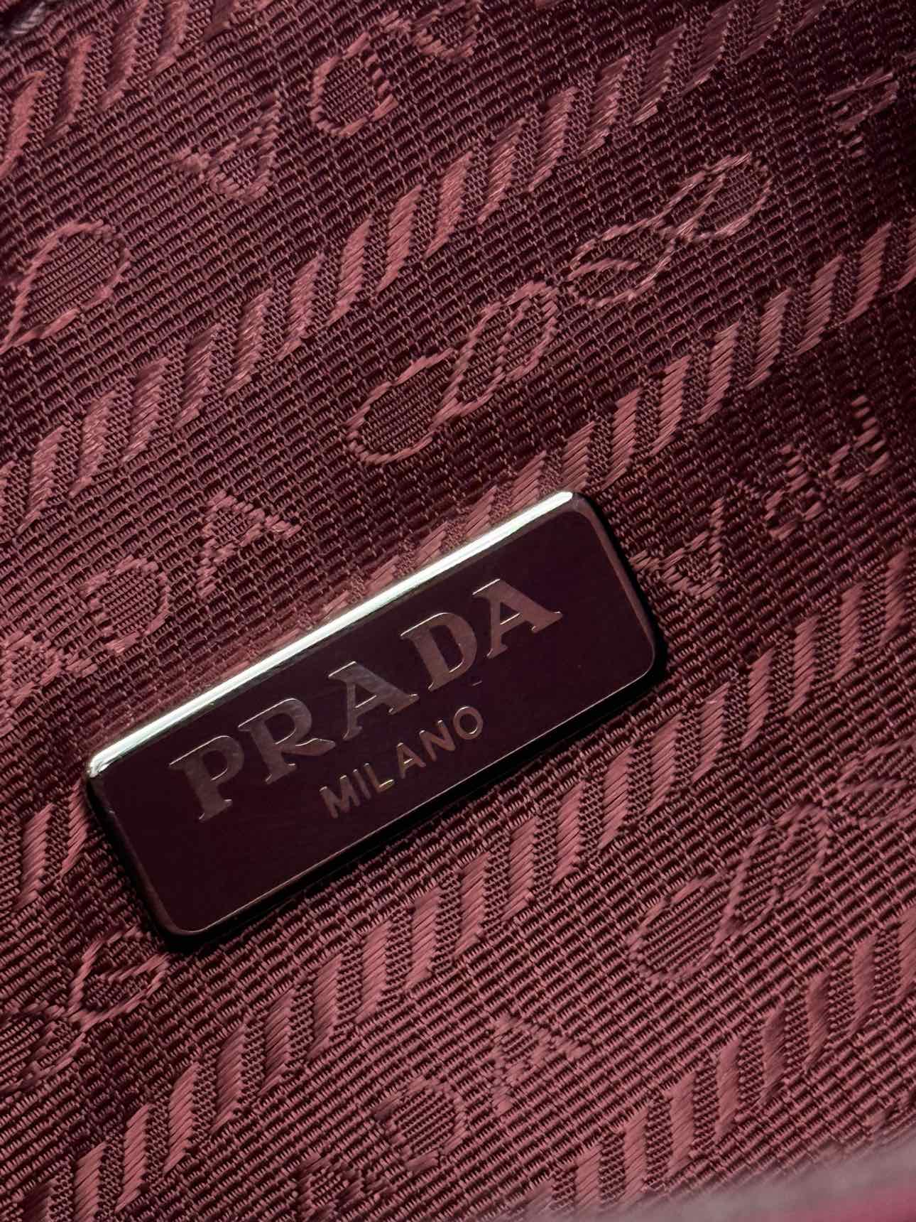 PRADA Re-Edition 2000 Burgundy Shoulder Bag