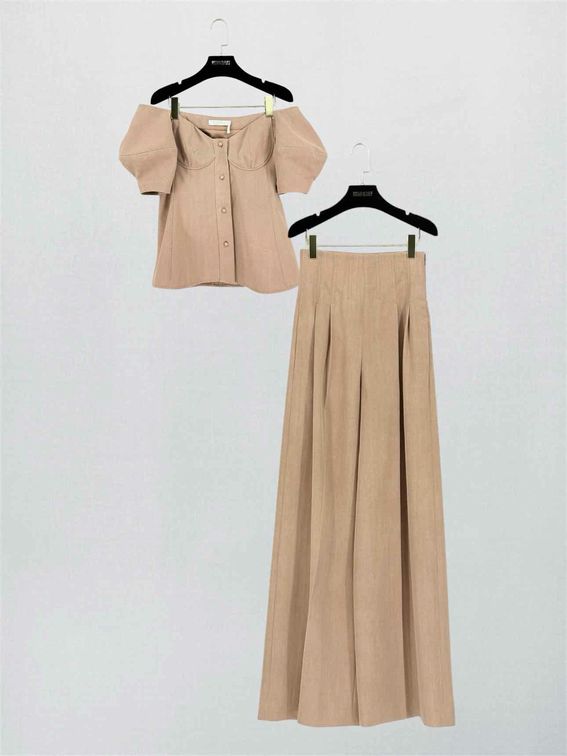 CHLOE Off-The-Shoulder Beige Size US 4 Outfit Set