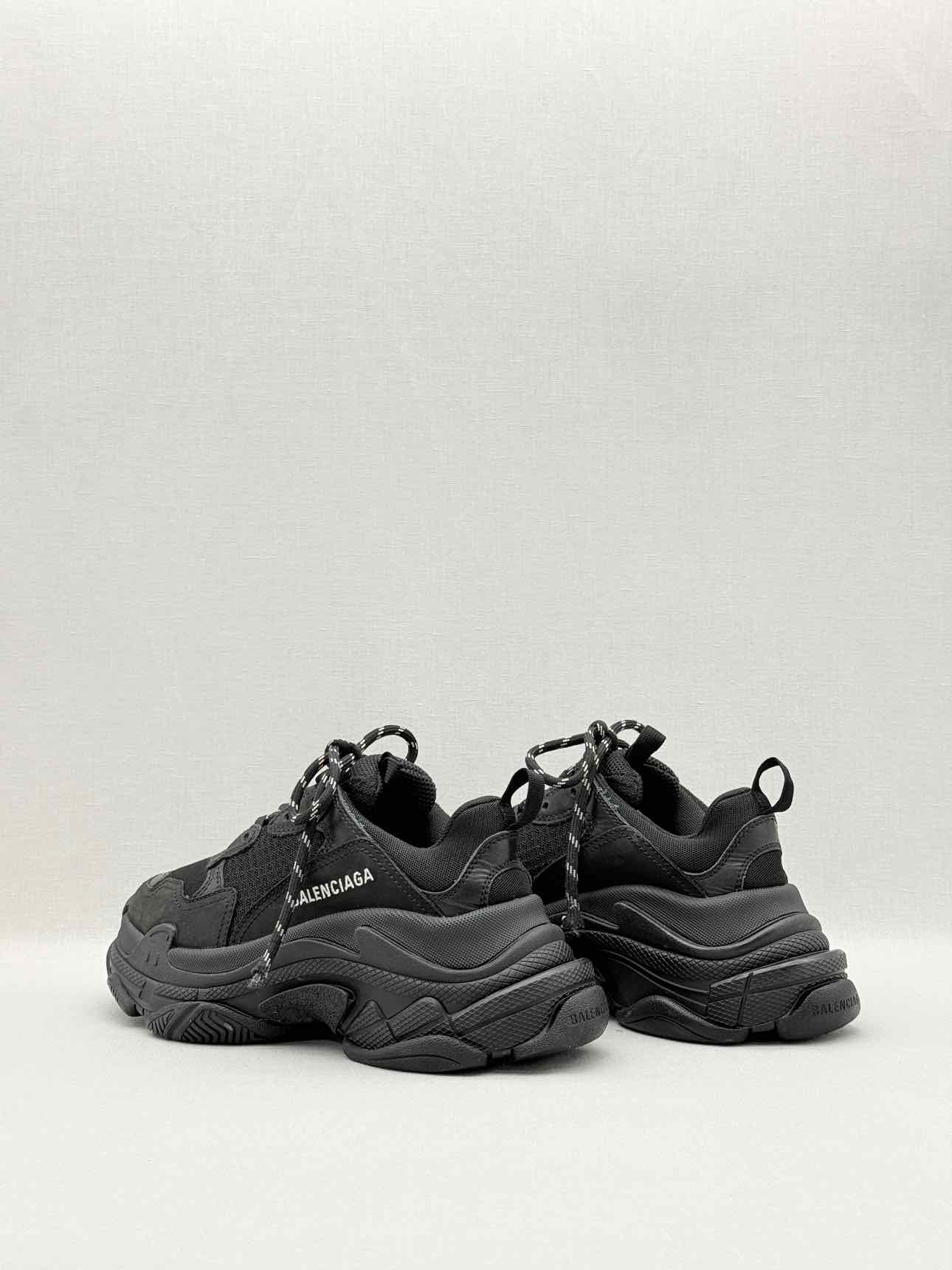 BALENCIAGA Triple S Black Size EU 37 Sneakers