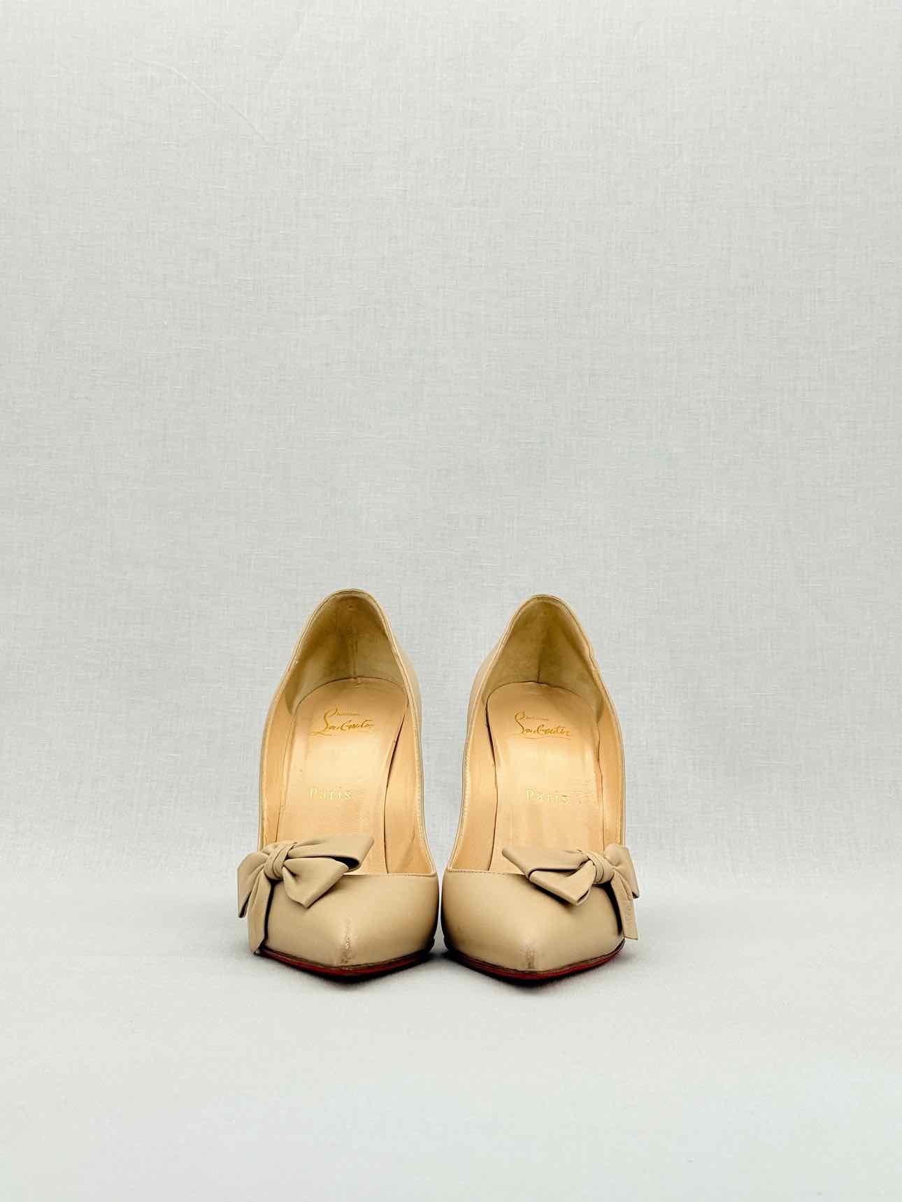 CHRISTIAN LOUBOUTIN Beige Size EU 39 Pumps