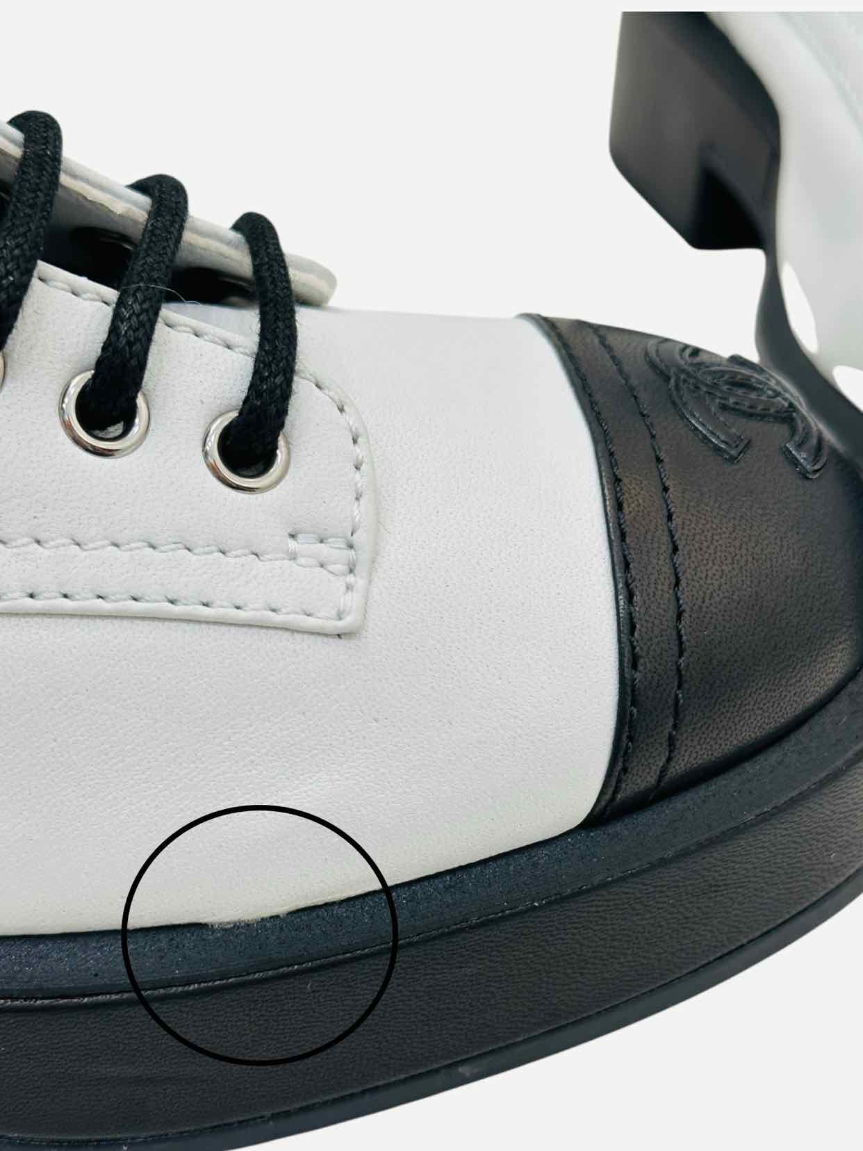 CHANEL Combat White w/ Black Size EU 39.5 Ankle Boots