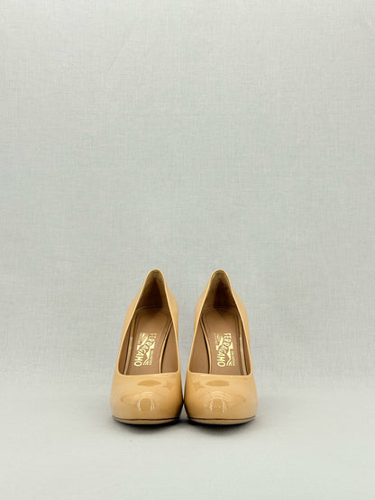 SALVATORE FERRAGAMO Leo Beige Size EU 38.5 Pumps