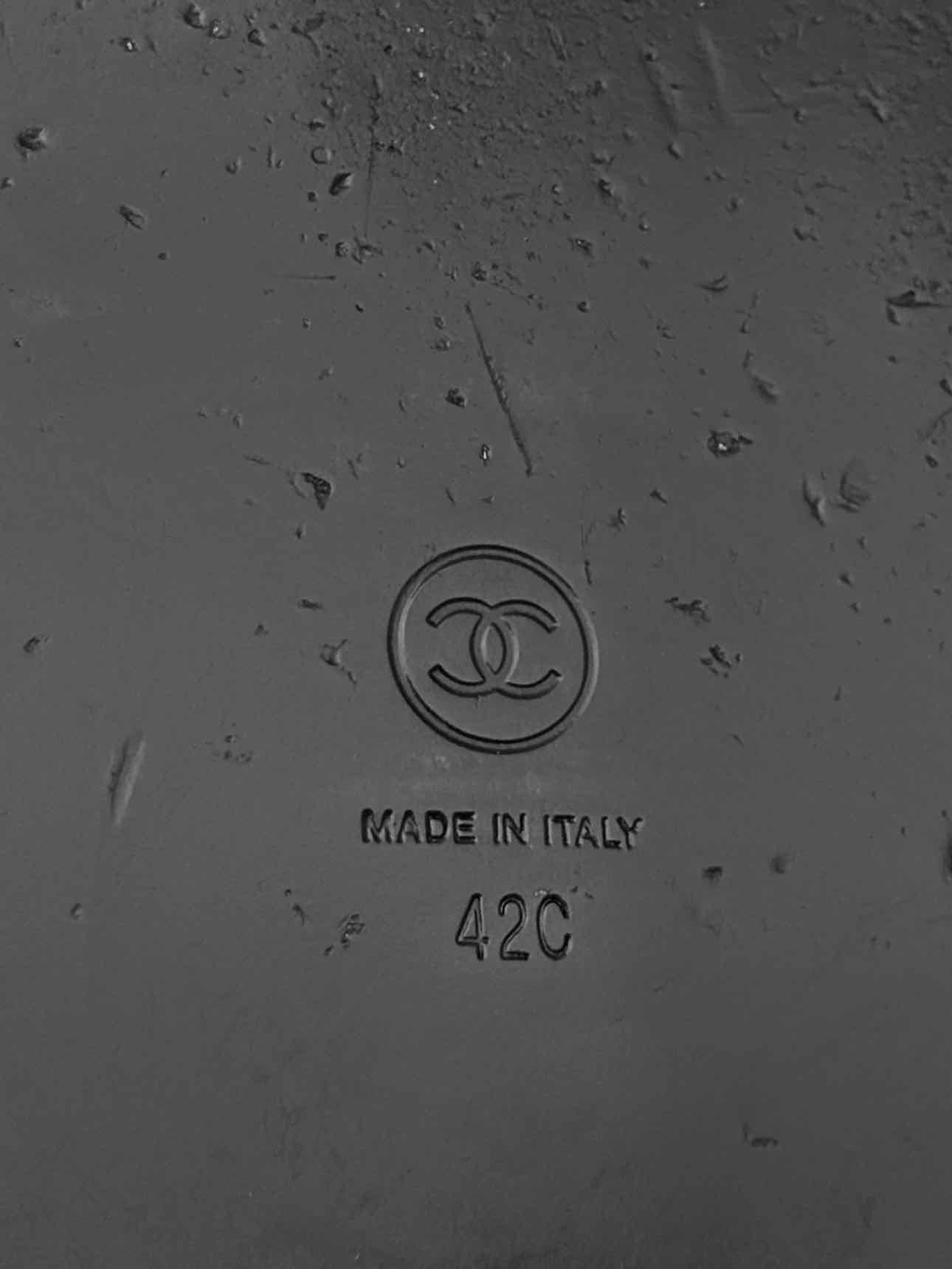 CHANEL Velvet Dad Black Quilted Size EU 42 Sandals