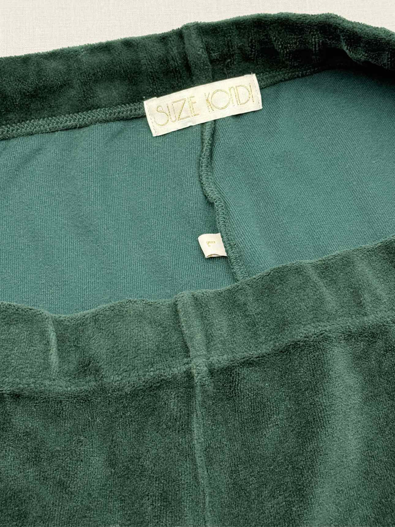 SUZIE KONDI Green Size Medium Outfit Set