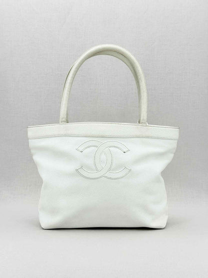 CHANEL White Shoulder Bag