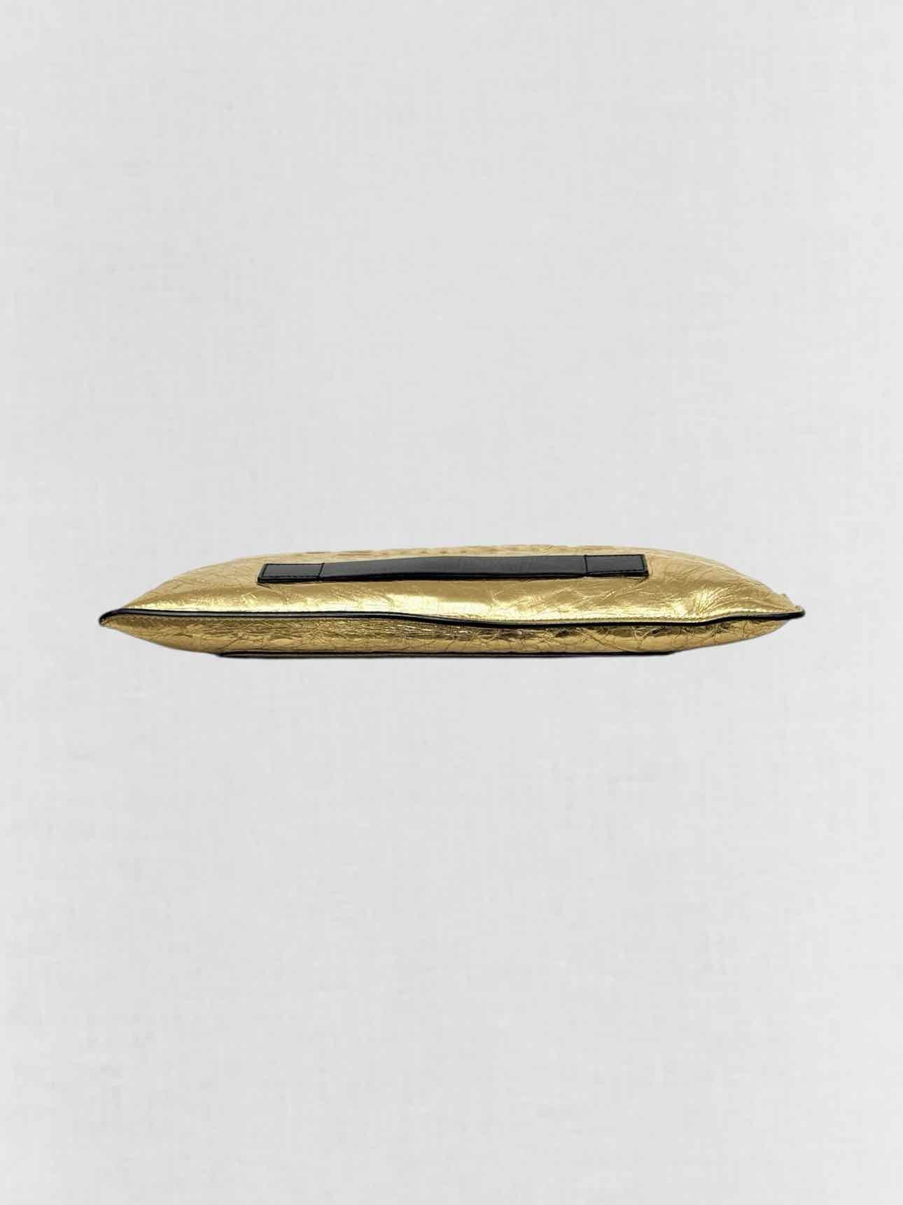 CHANEL Feministe Mais Feminine Gold Clutch