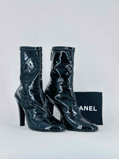 CHANEL Patent Black Size EU 40 Mid Calf Boots