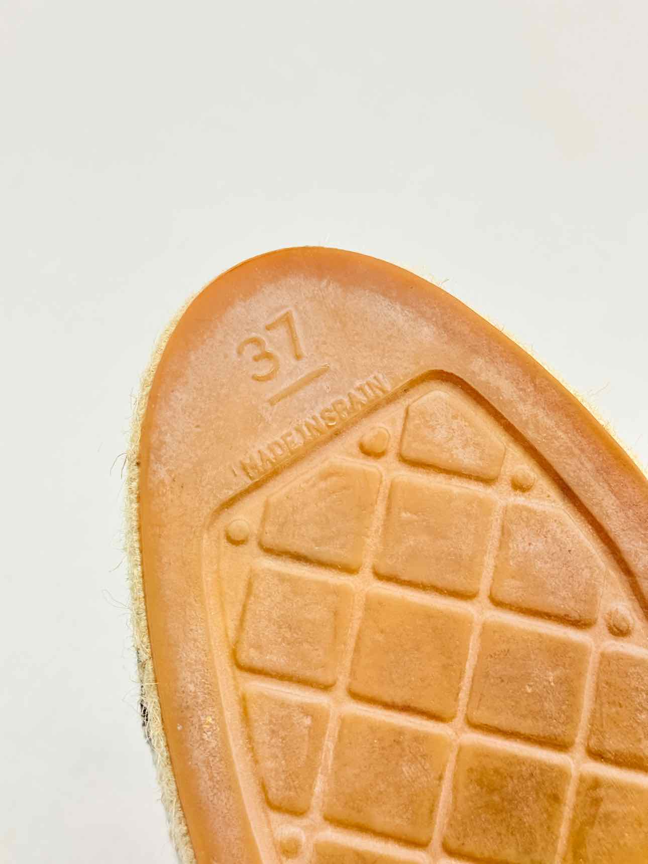 CHANEL Espadrille Beige & Black CC Size EU 37 Flats
