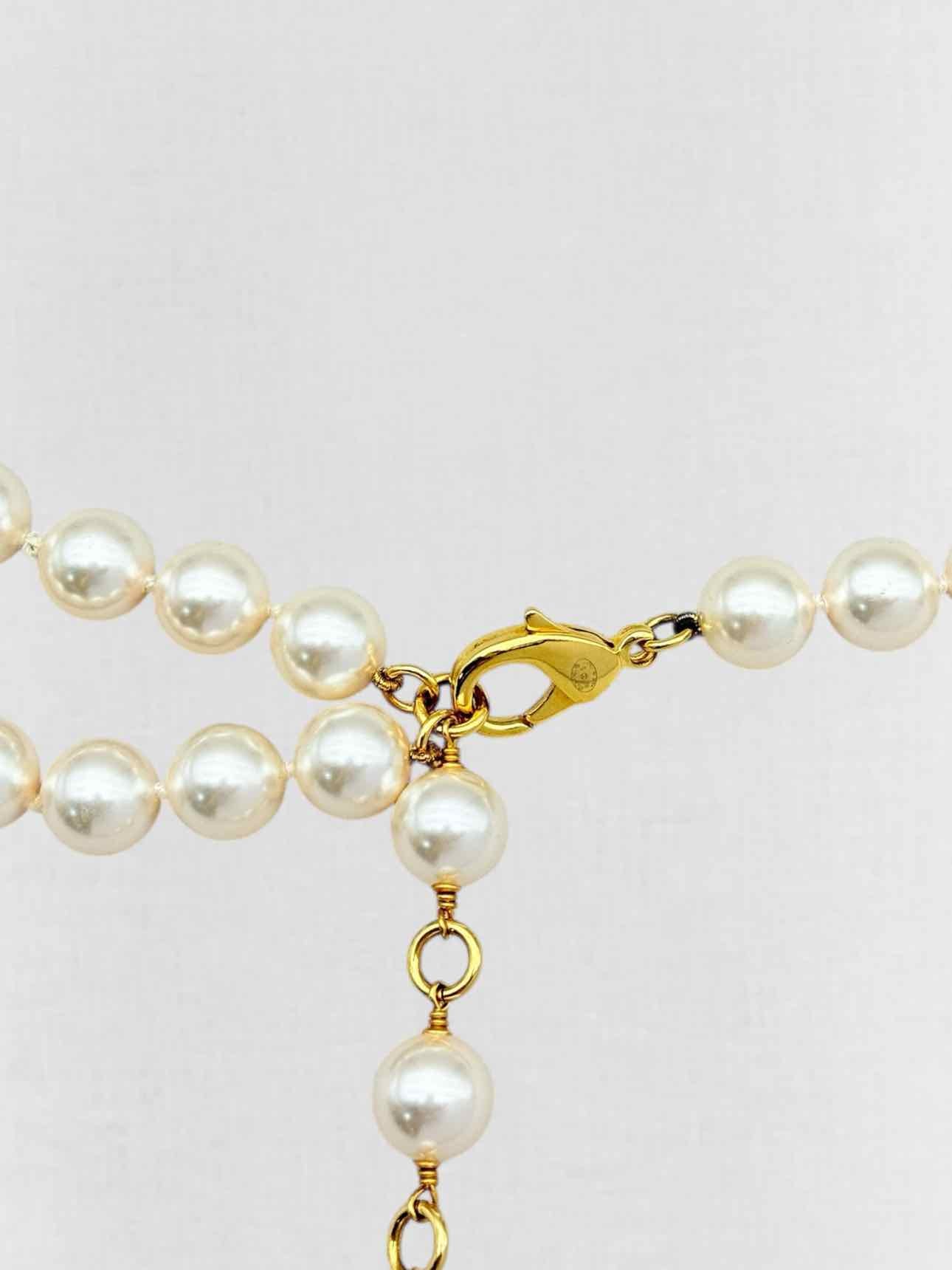 CHANEL White Faux Pearl Belt