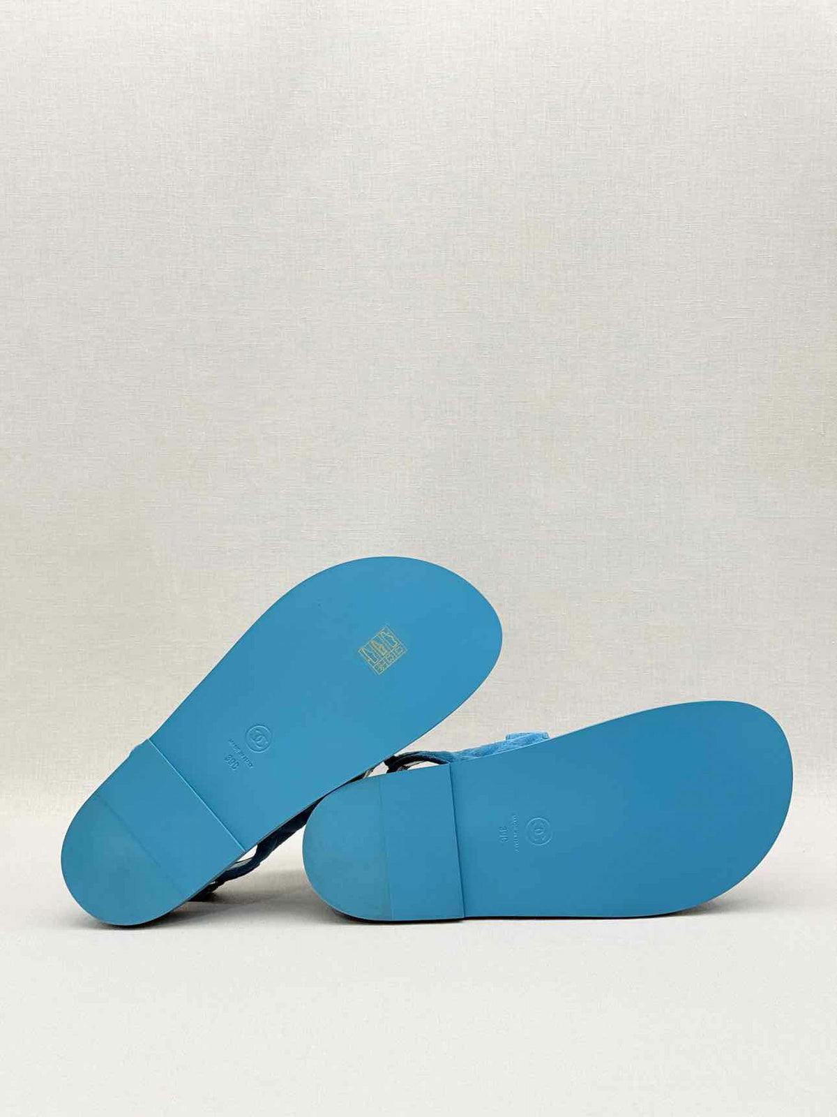 CHANEL Dad Blue Quilted Size EU 39 Sandals