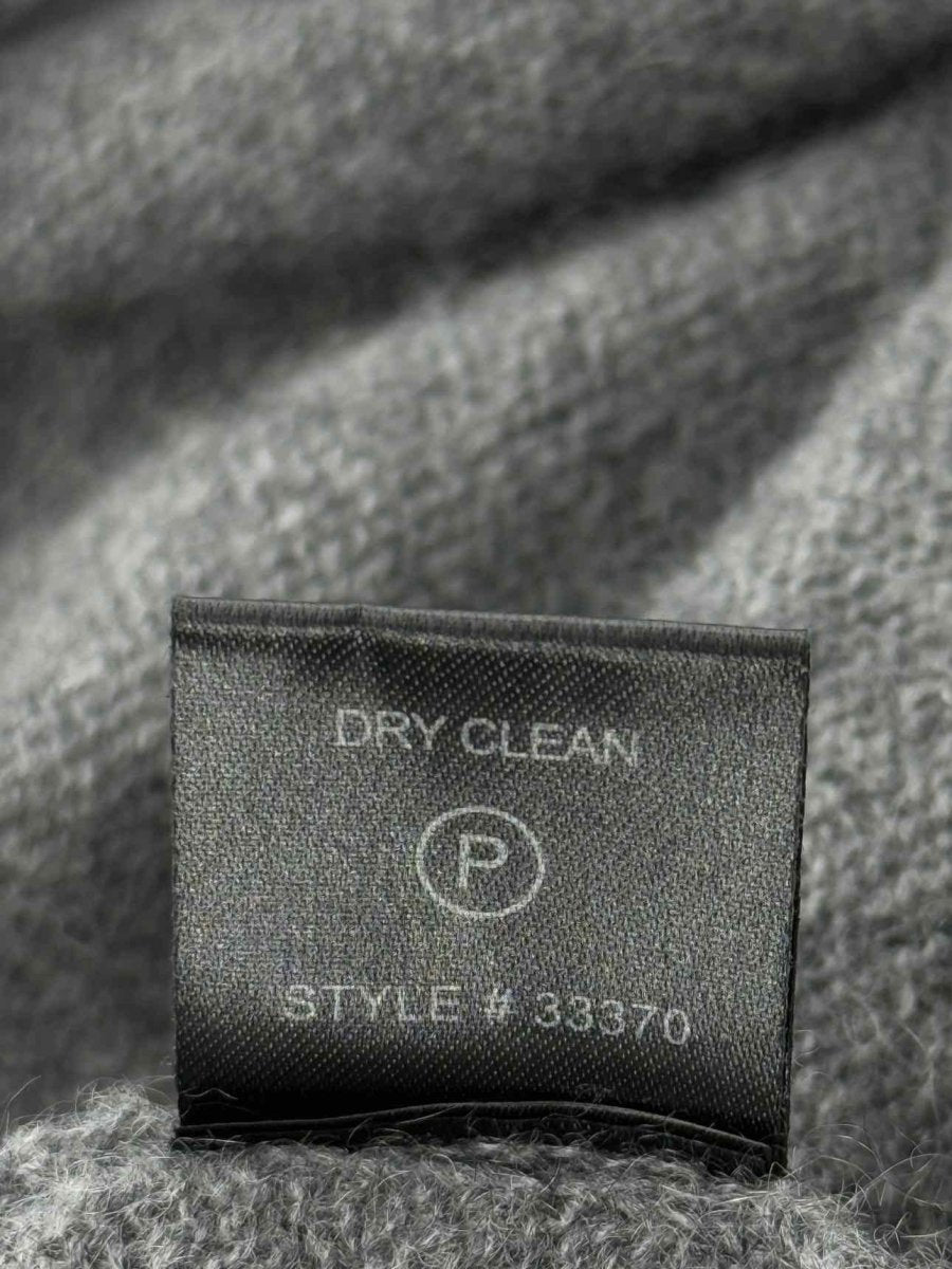 Pre - loved 360 SWEATER Grey Size One Size Cape at Reems Closet