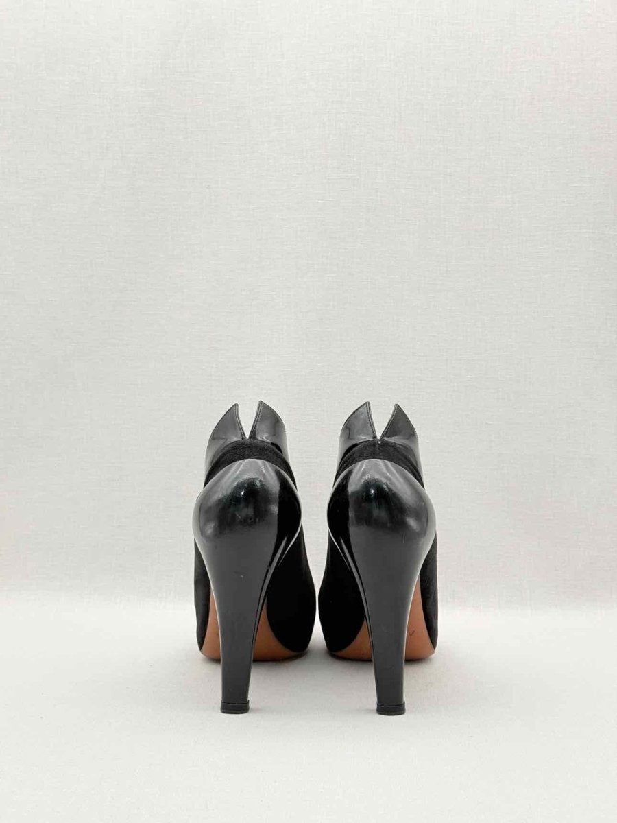 Pre-loved ALAIA Azzedine Black Size EU 38 Pumps at Reems Closet