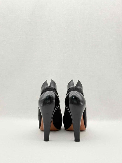 Pre-loved ALAIA Azzedine Black Size EU 38 Pumps at Reems Closet