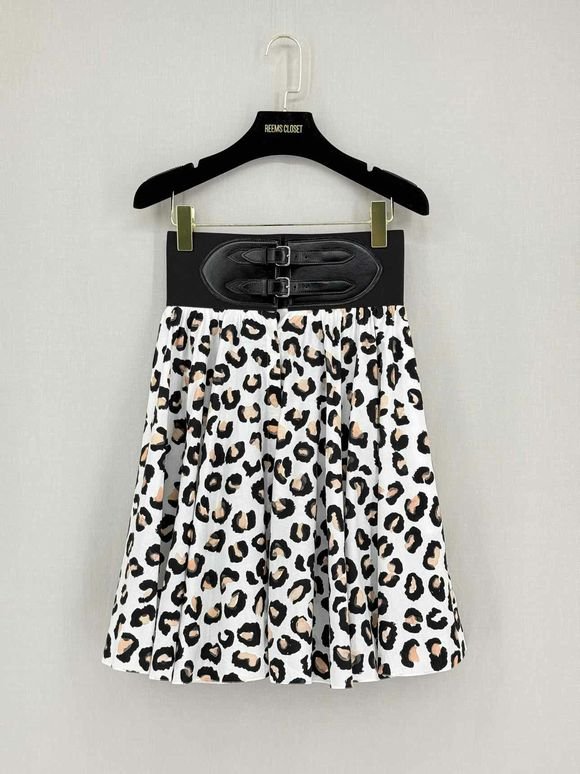 Pre - loved ALAIA Black & White Leopard Print Size US 0 Mini Skirt at Reems Closet