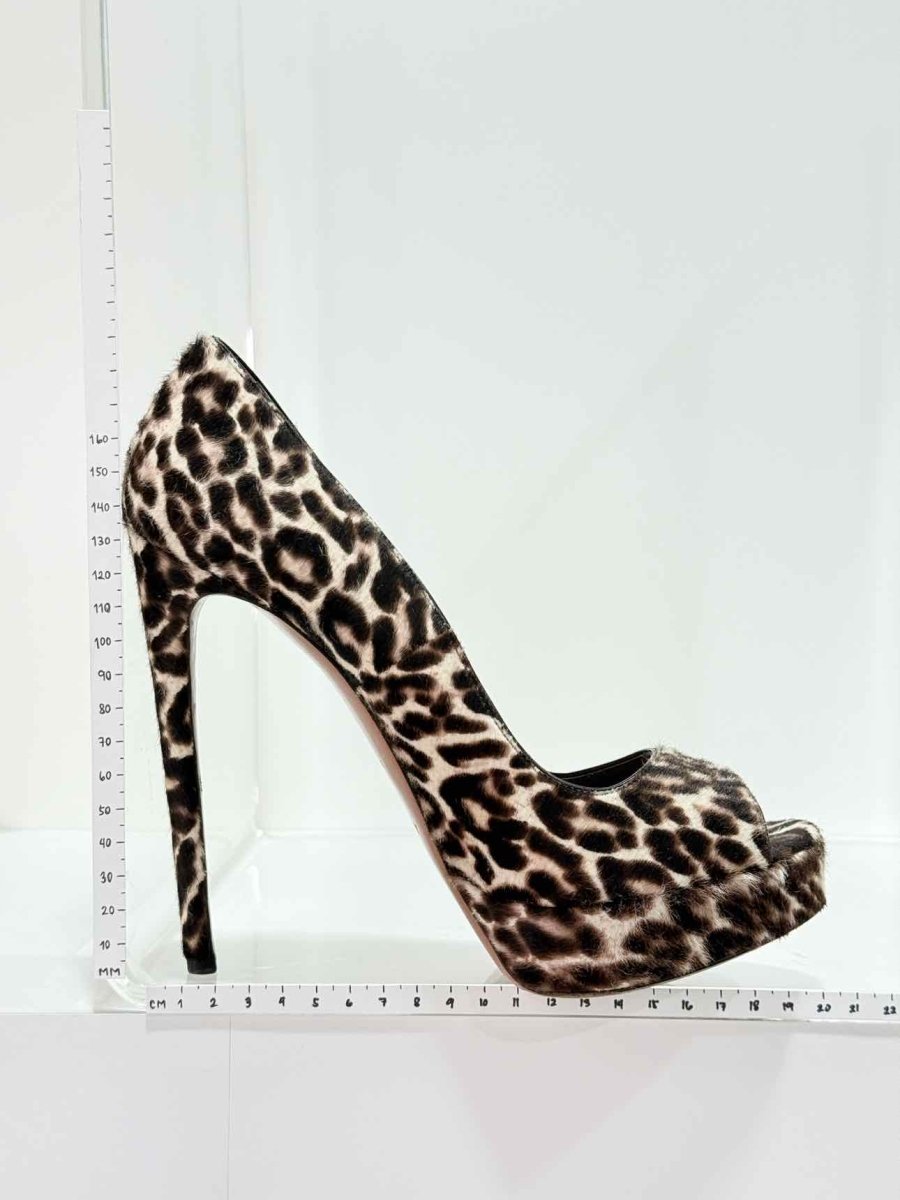 Pre - loved ALAIA Brown & Beige Leopard Size EU 38.5 Pumps at Reems Closet