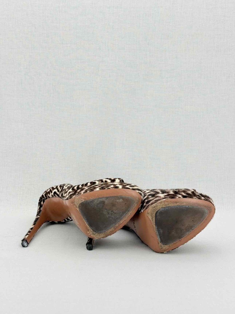 Pre - loved ALAIA Brown & Beige Leopard Size EU 38.5 Pumps at Reems Closet