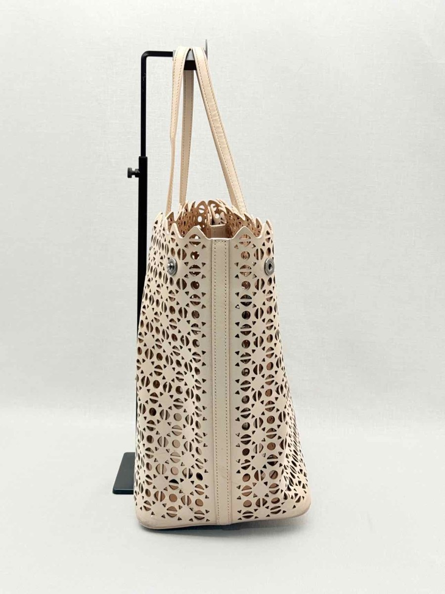 Pre-loved ALAIA Mina 25 Beige Tote Bag at Reems Closet