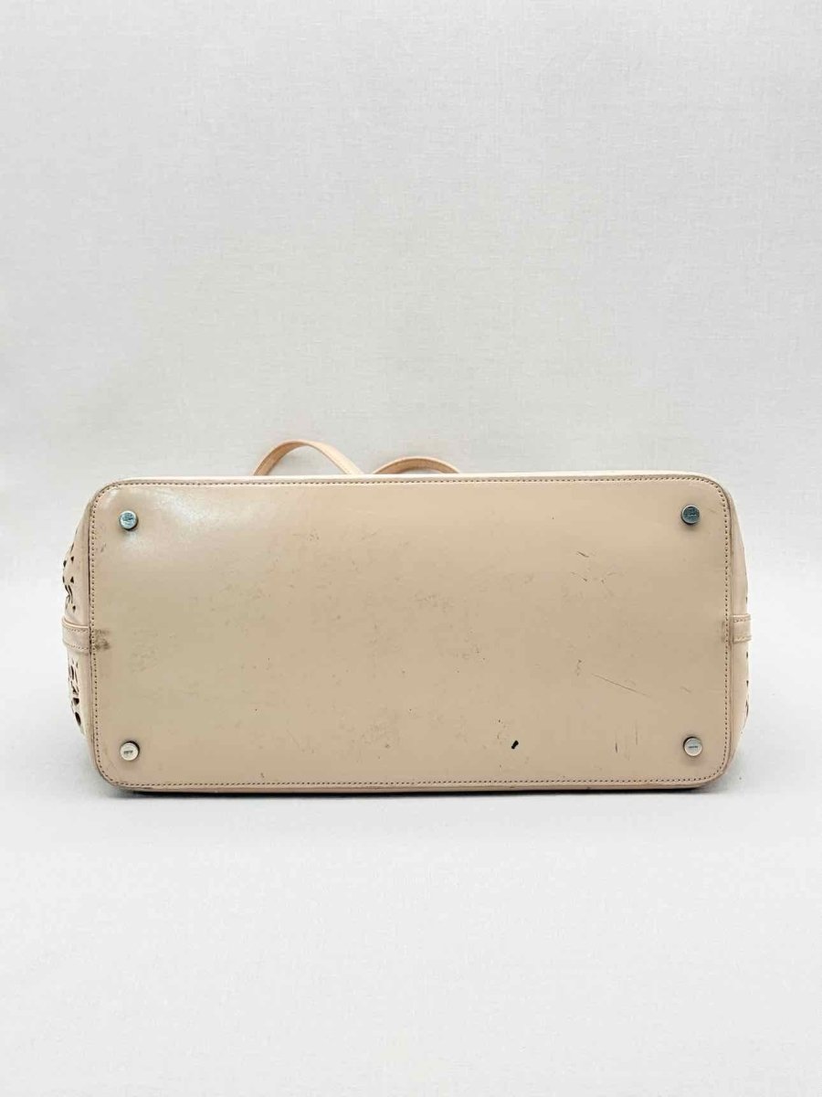Pre-loved ALAIA Mina 25 Beige Tote Bag at Reems Closet